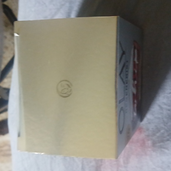 Olay Regenerist Whip - Picture 3 of 4